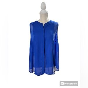 Sleeveless dressy top.  Lightweight‎